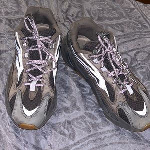 Adidas Yeezy Boost 700